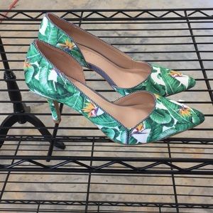 Sz 6.5 heels ...island vibes Kelly and Katie